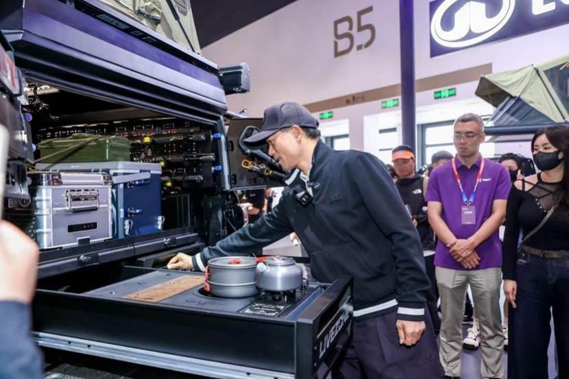 全場景垂釣一車搞定，山海炮Hi4-T釣魚共創版亮相北京車展